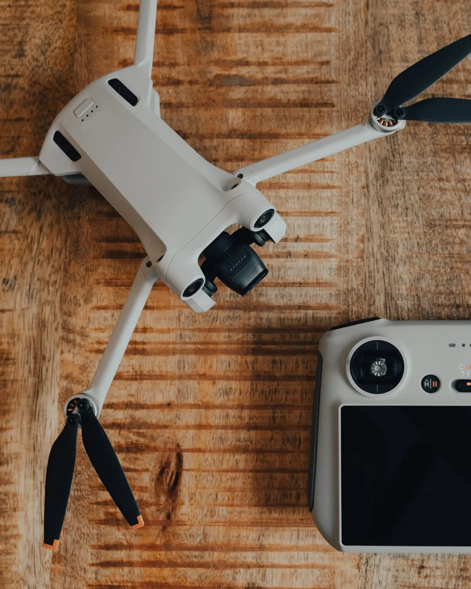 Mini 3 ( RC) – Lightweight and Foldable Mini Camera Drone with 4K HDR Video, 38-min Flight Time, True Vertical Shooting, and Intelligent Features